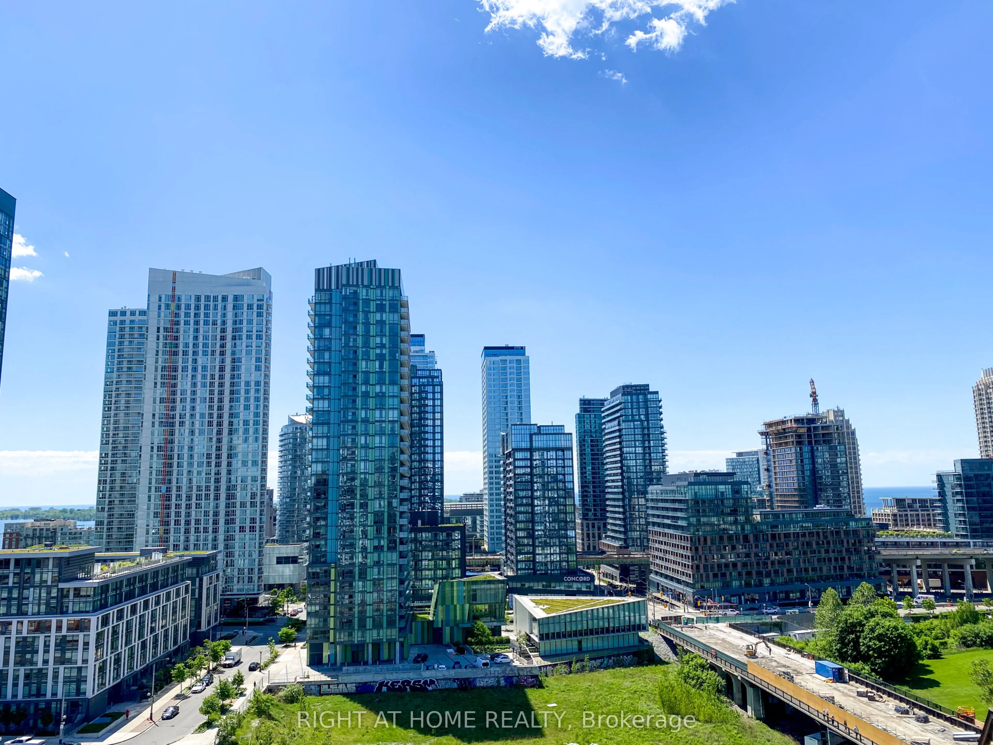 576 Front Street W, #1107