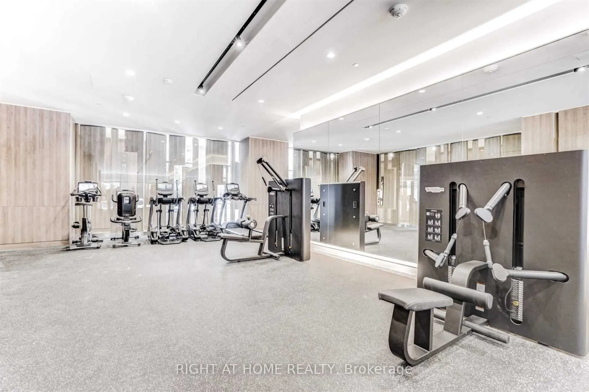 576 Front Street W, #1107