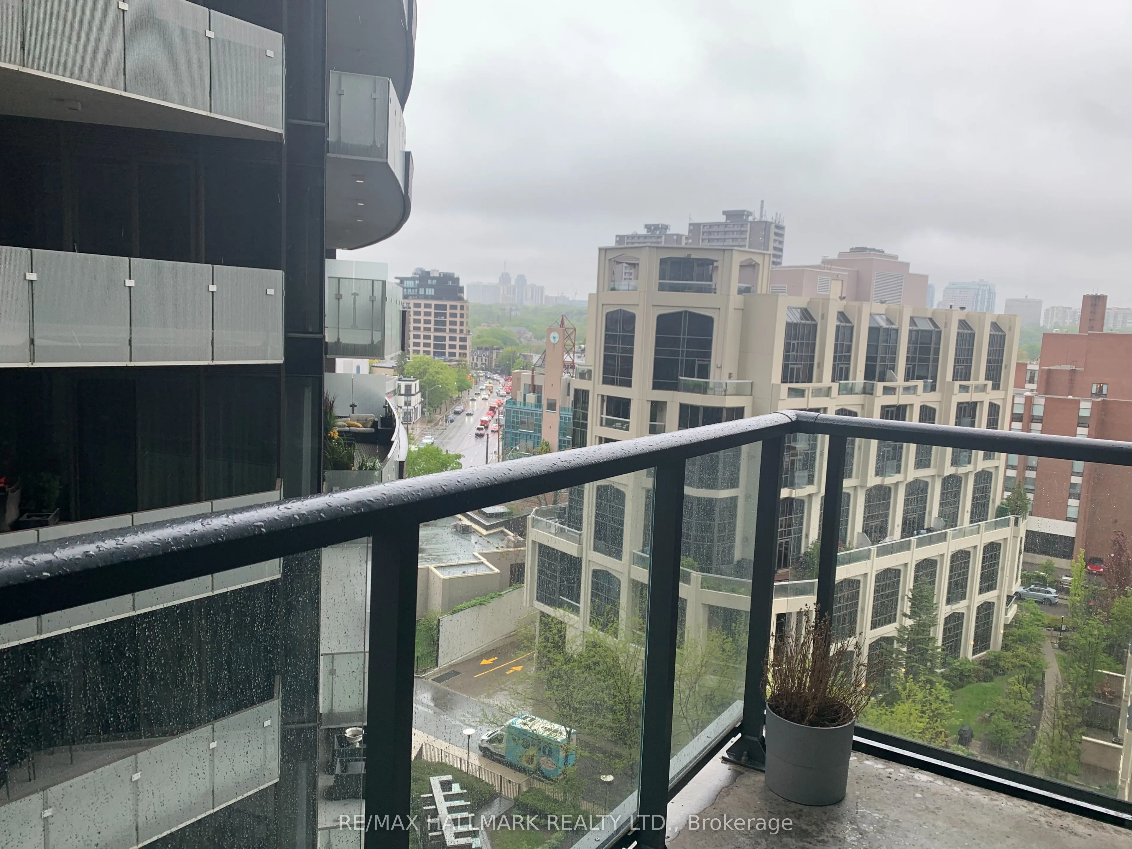 32 Davenport Road, #901