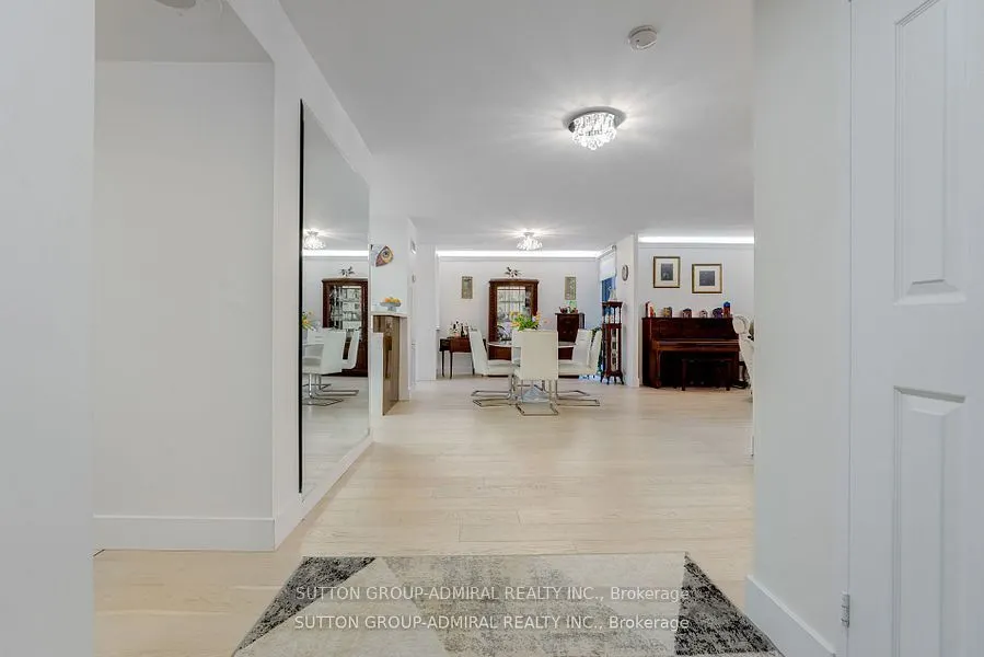 278 Bloor Street E, #805