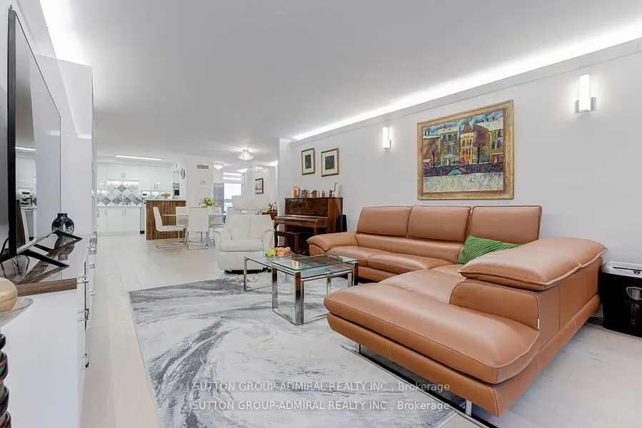 278 Bloor Street E, #805