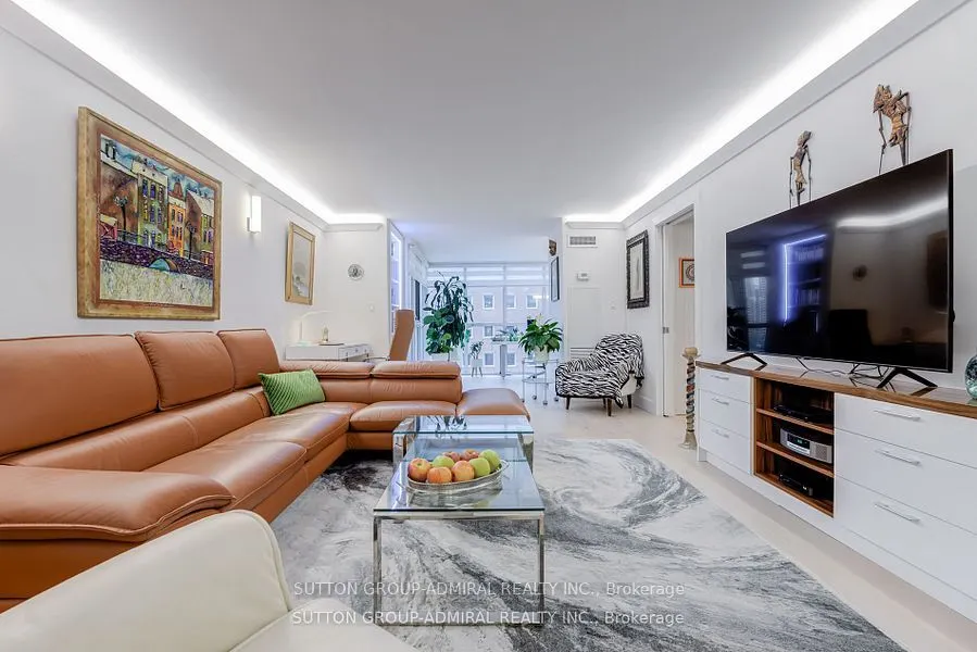 278 Bloor Street E, #805