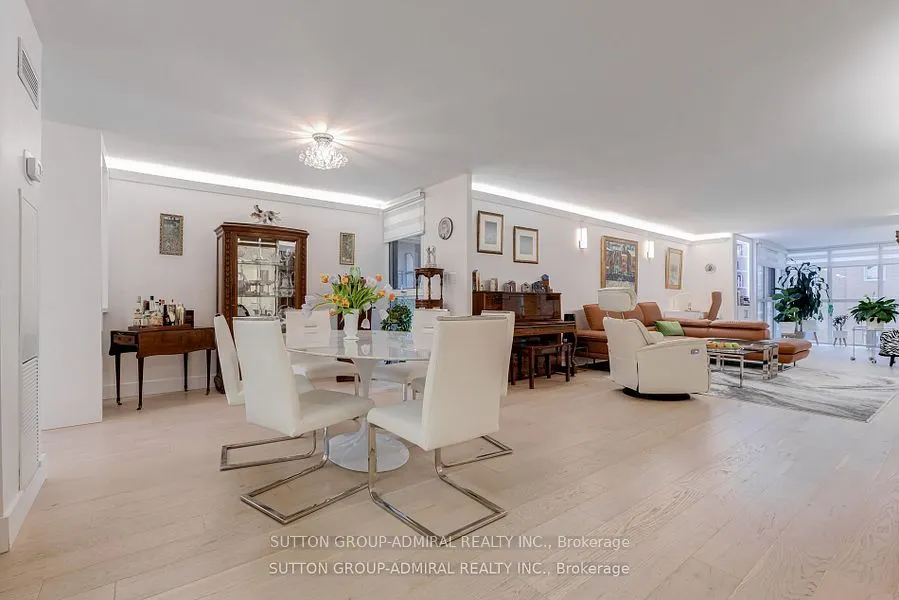 278 Bloor Street E, #805