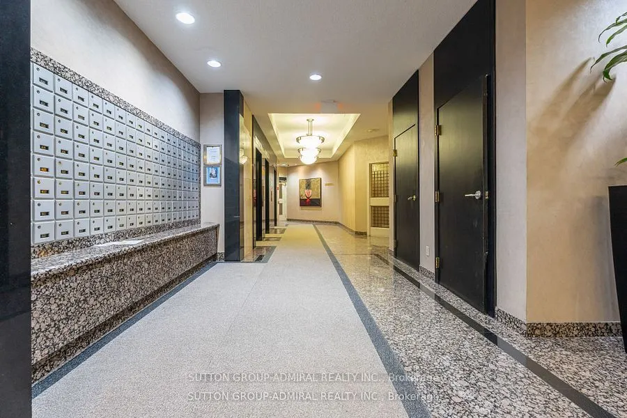 278 Bloor Street E, #805