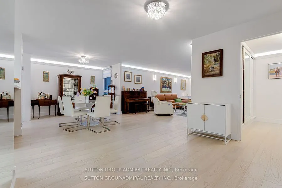 278 Bloor Street E, #805