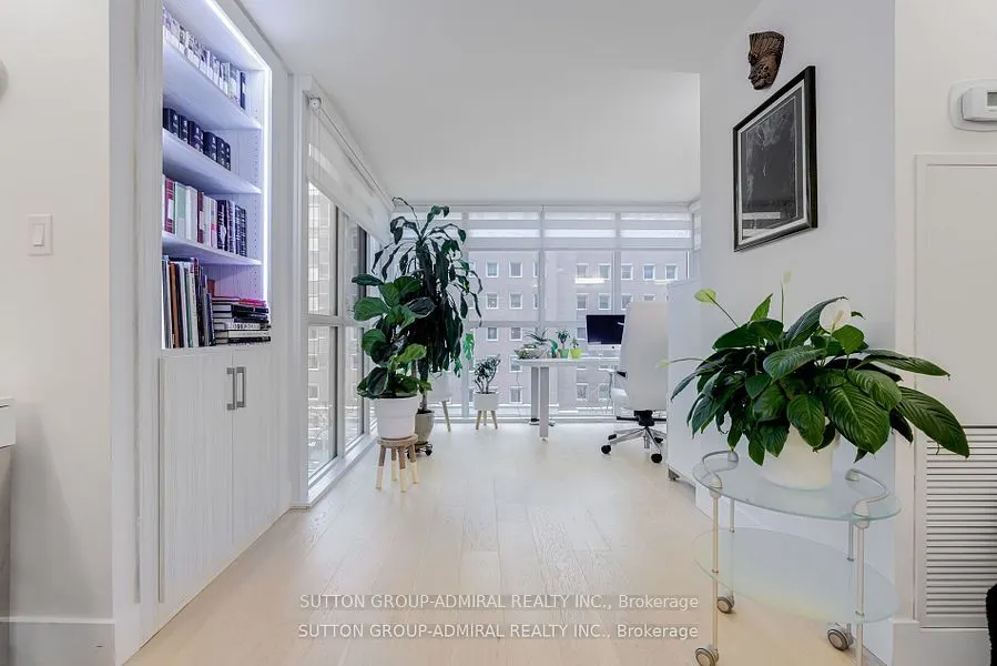 278 Bloor Street E, #805