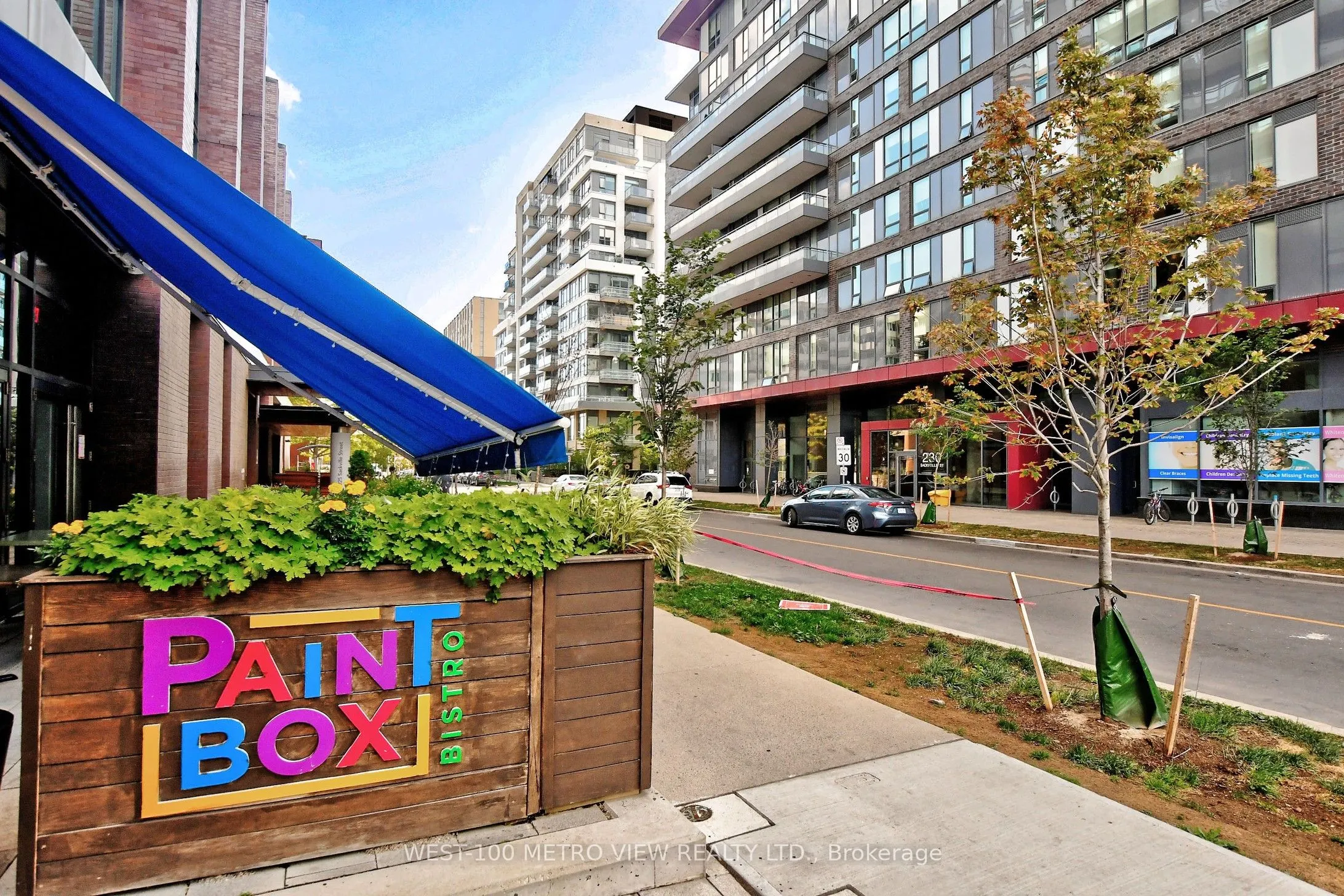 200 Sackville Street, #703