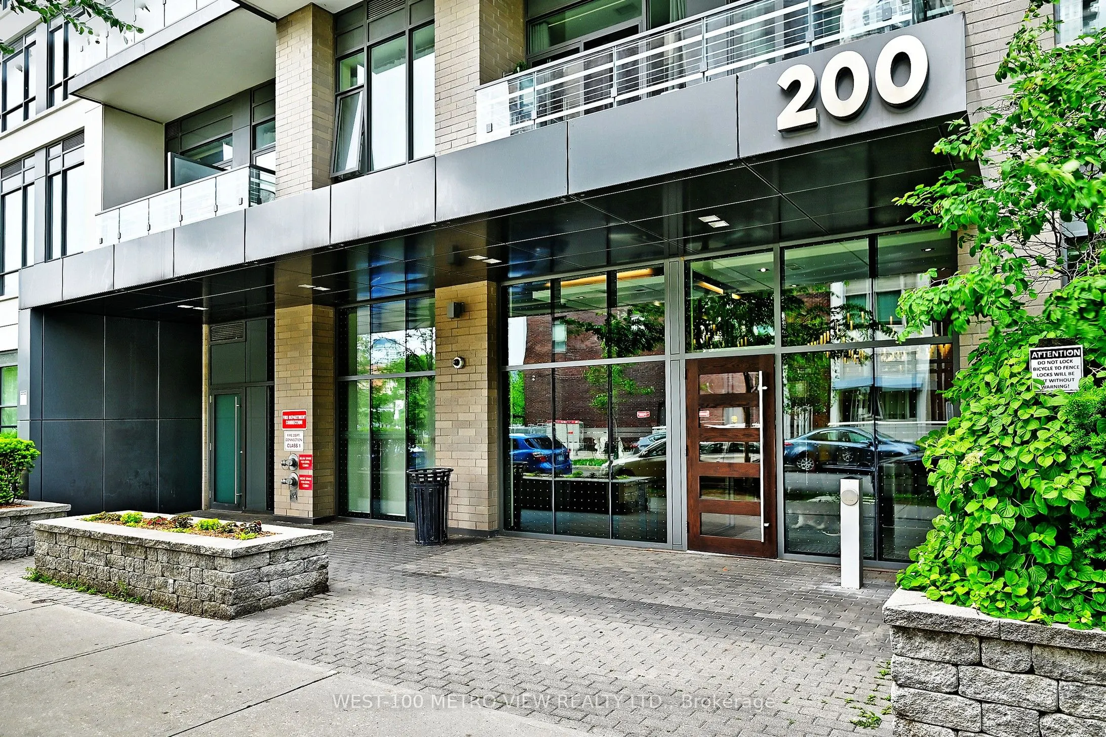 200 Sackville Street, #703