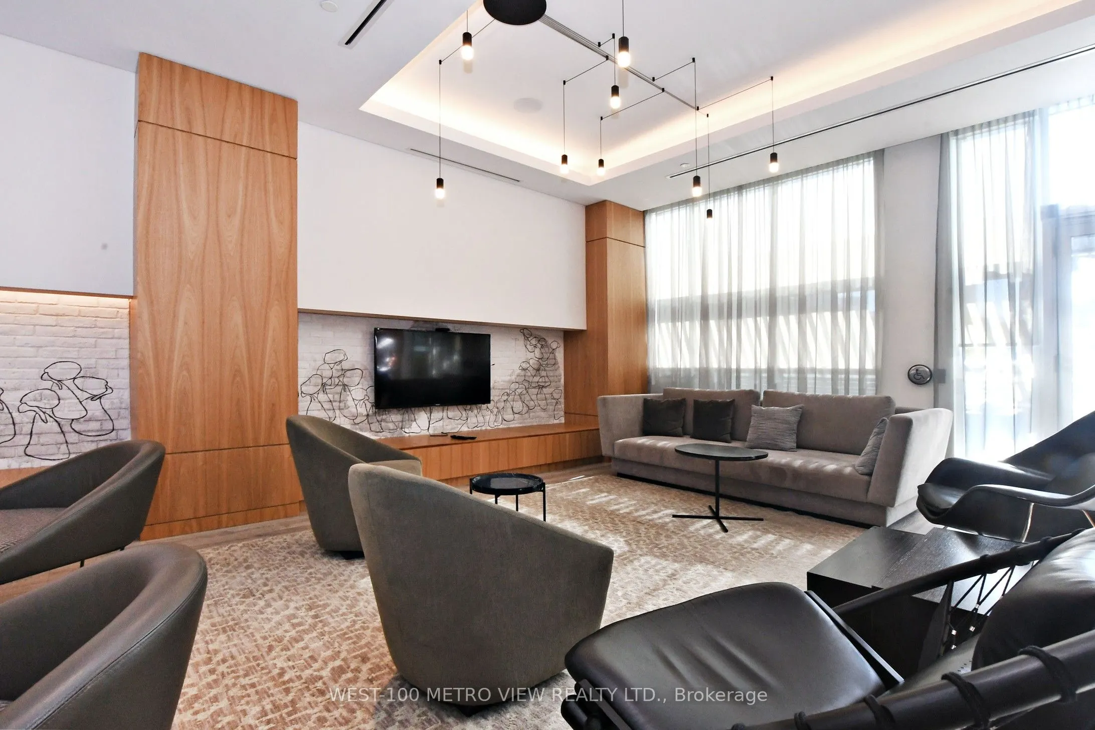 200 Sackville Street, #703