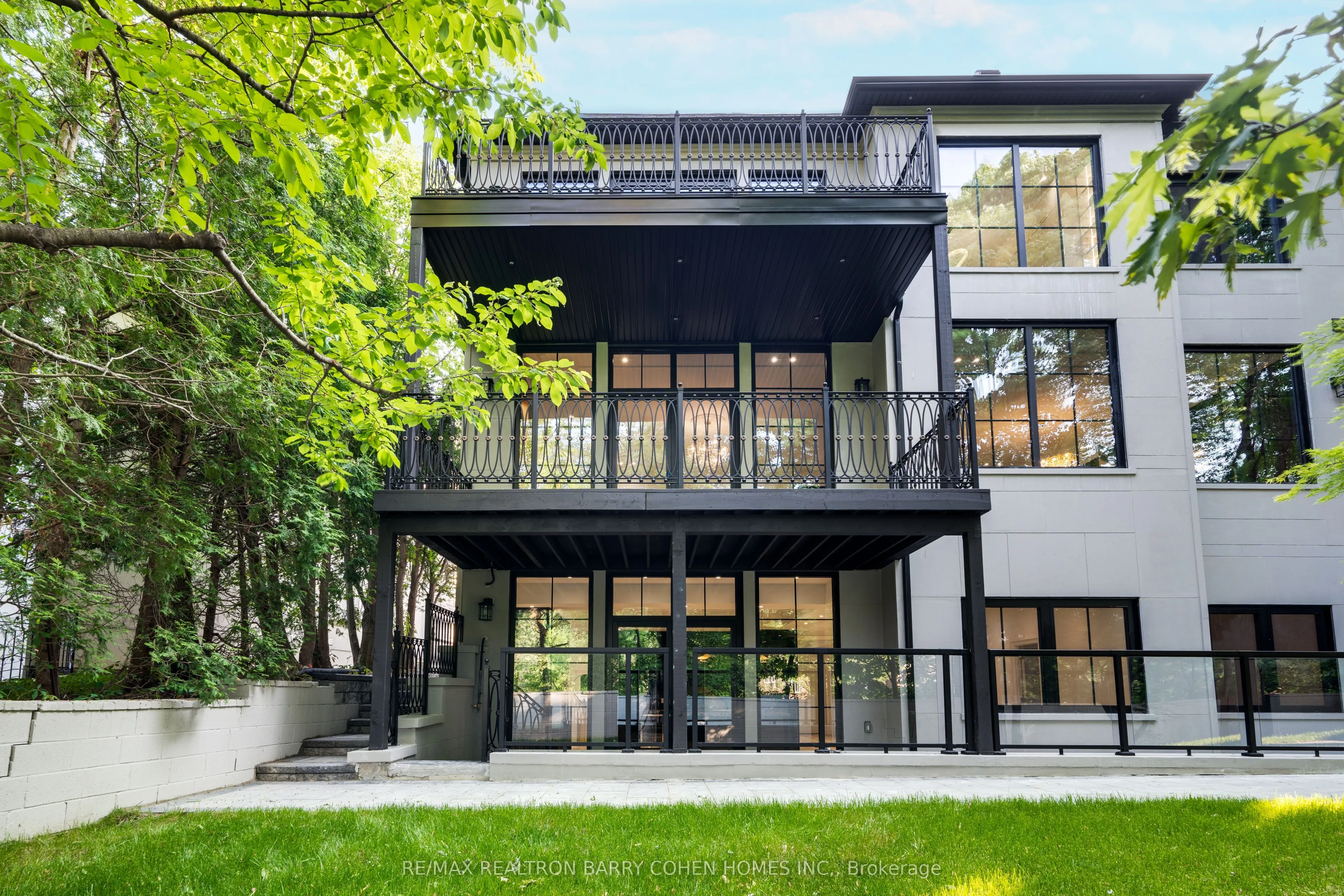 67 Montressor Drive N