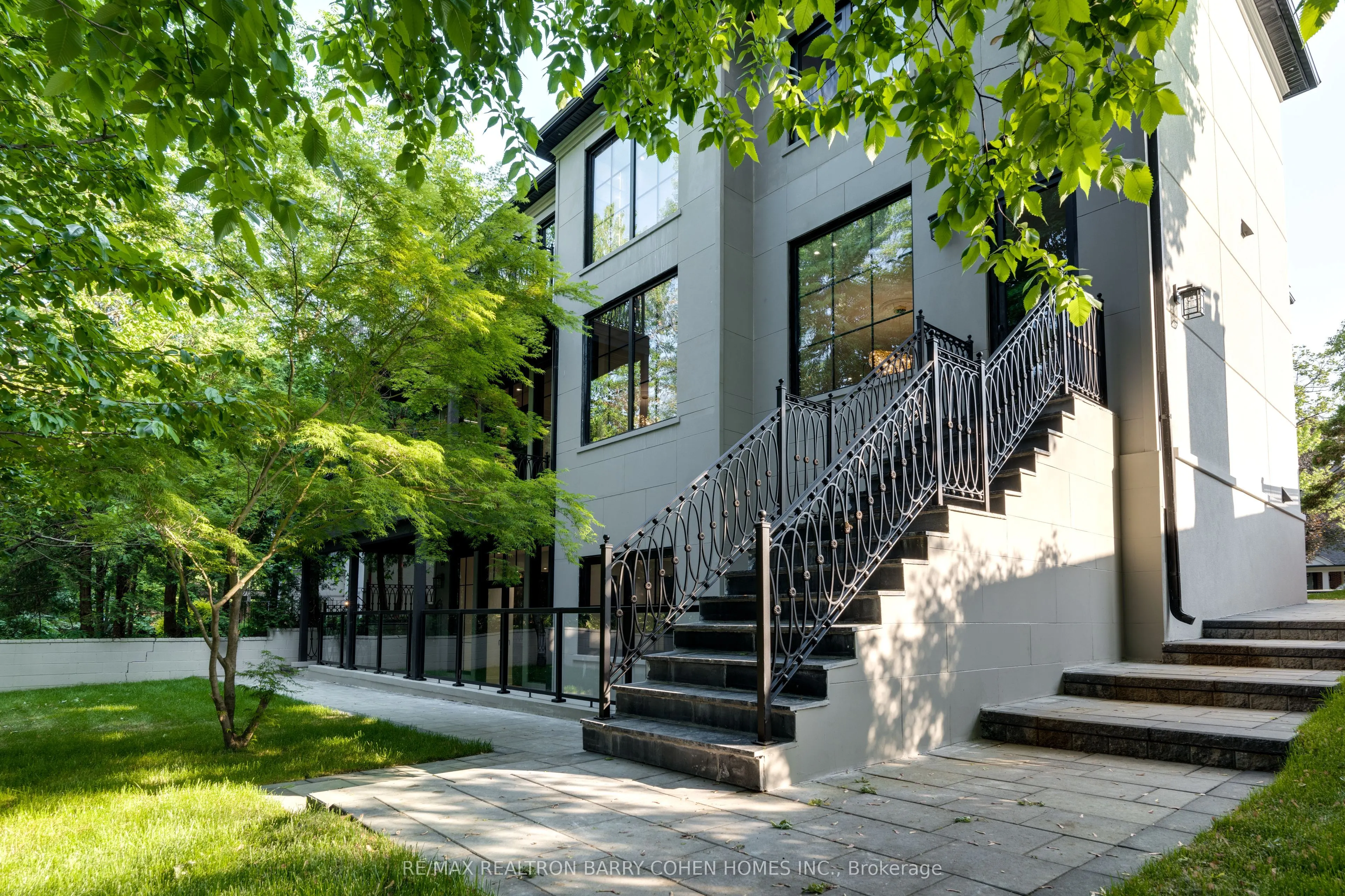 67 Montressor Drive N