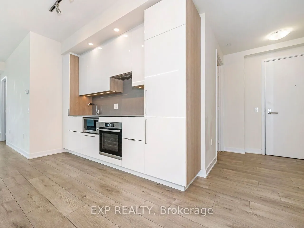 28 Freeland Street, #4904
