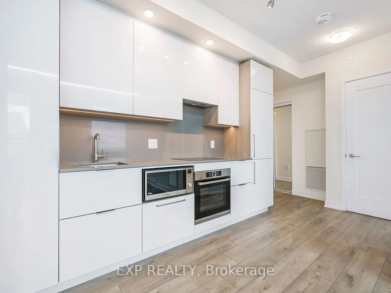 28 Freeland Street, #4904