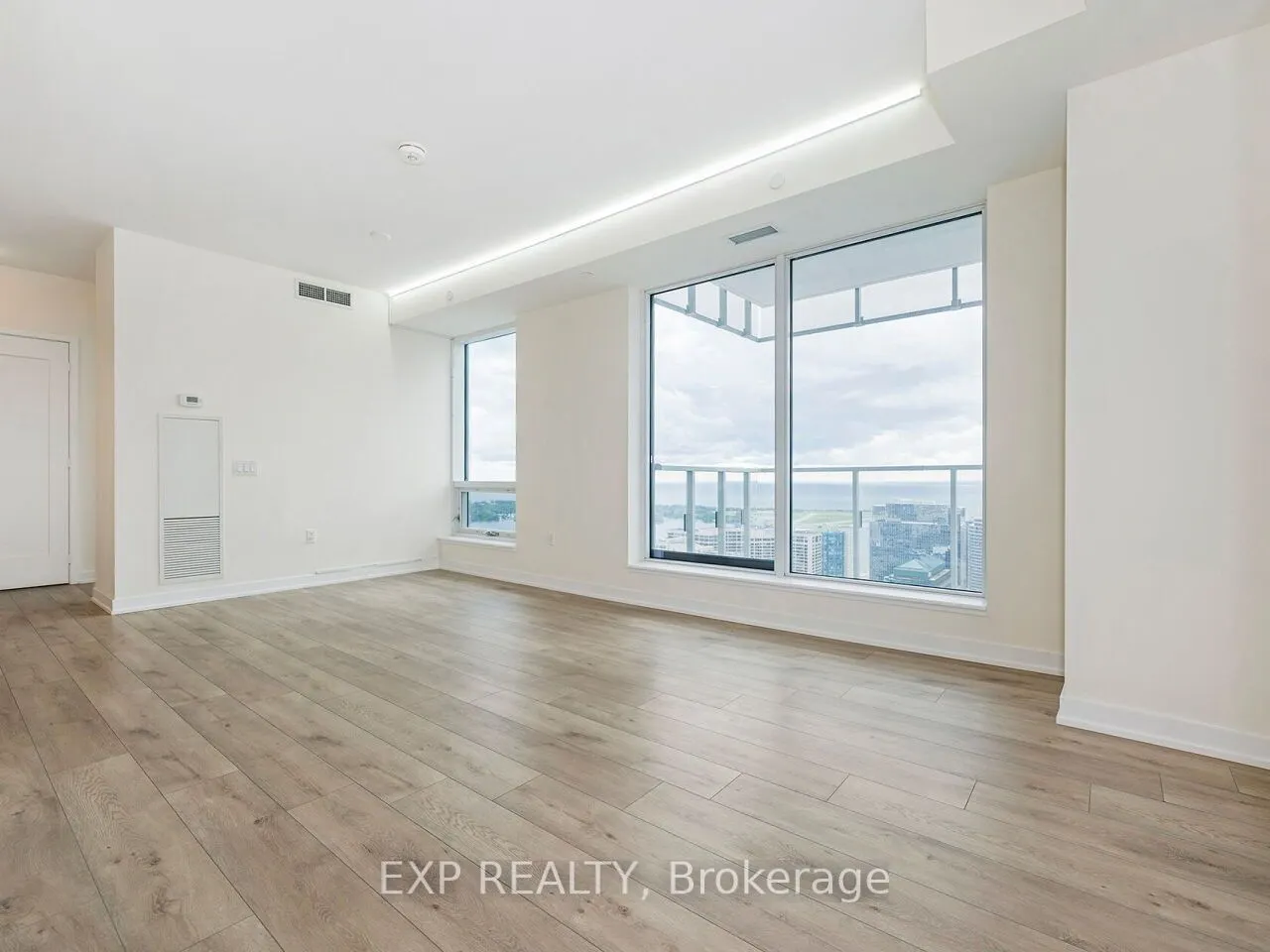28 Freeland Street, #4904