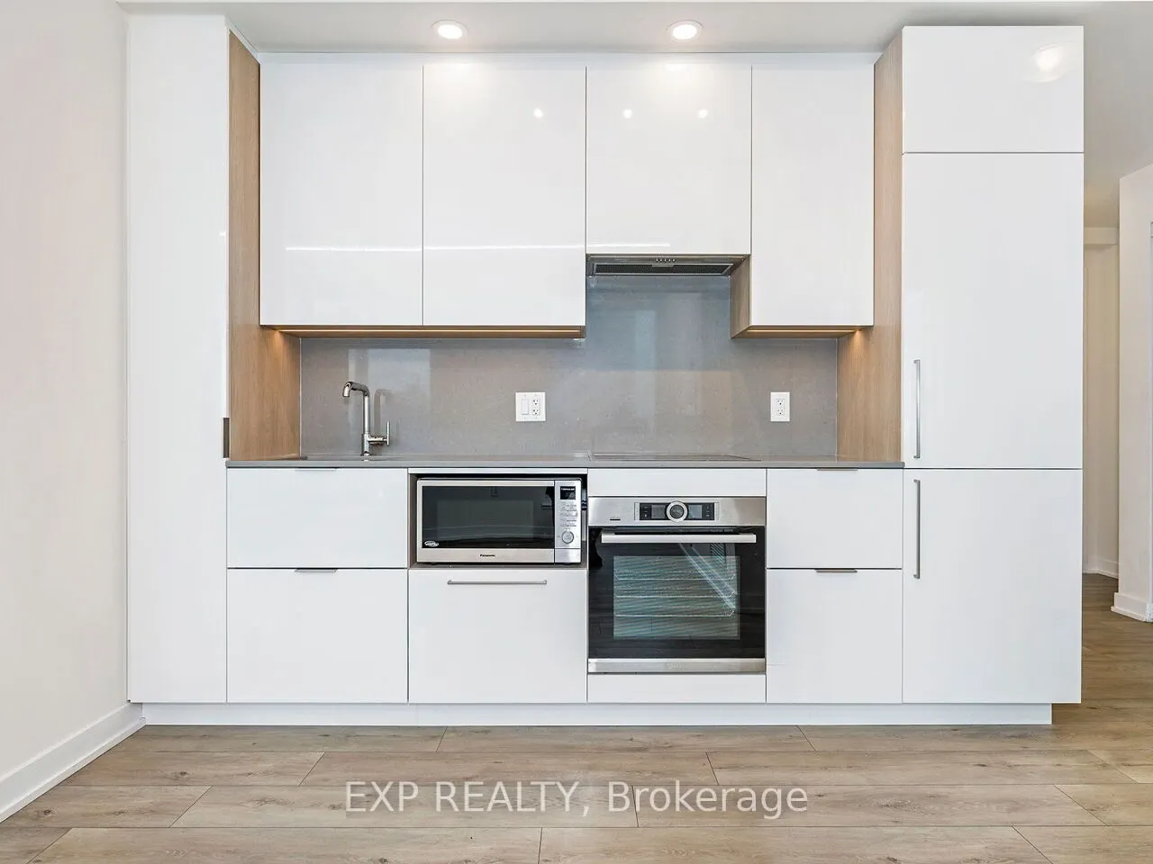 28 Freeland Street, #4904