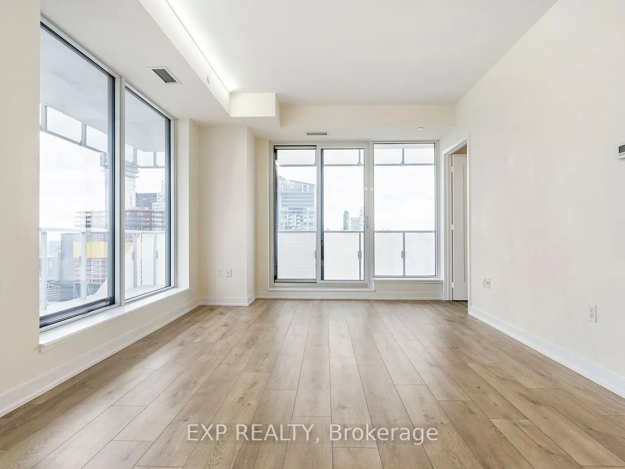 28 Freeland Street, #4904