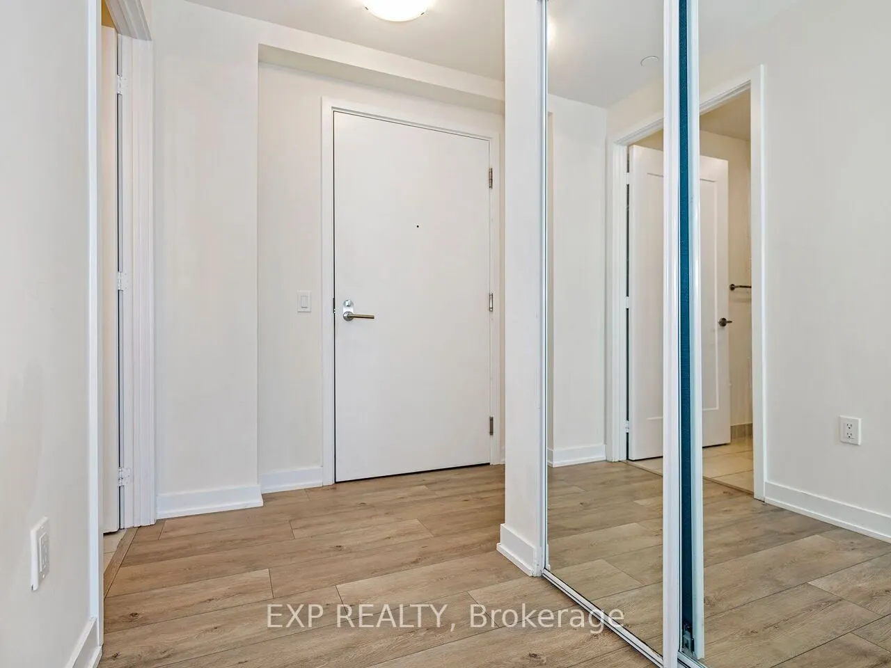 28 Freeland Street, #4904