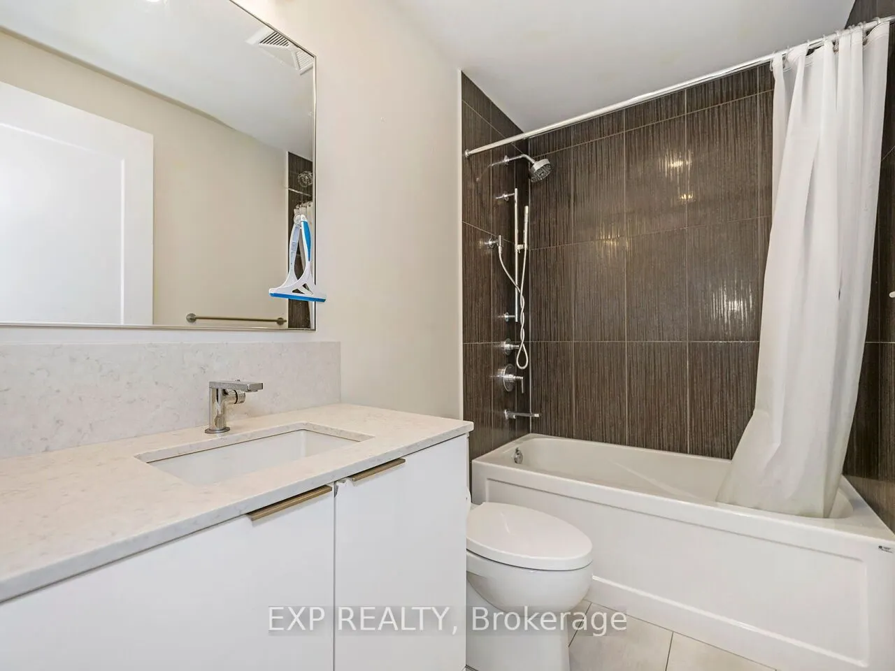 28 Freeland Street, #4904