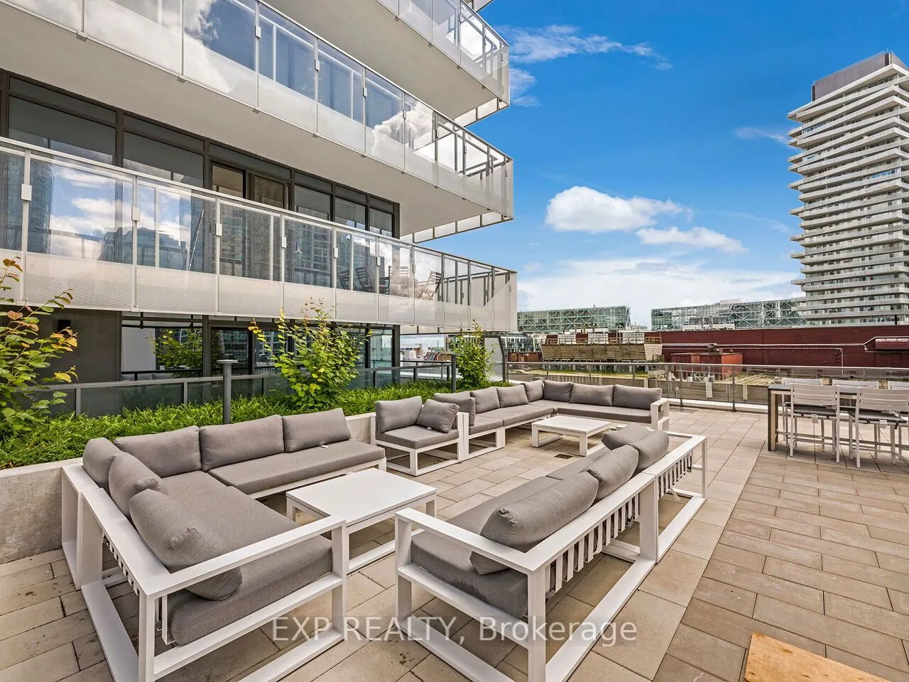 28 Freeland Street, #4904