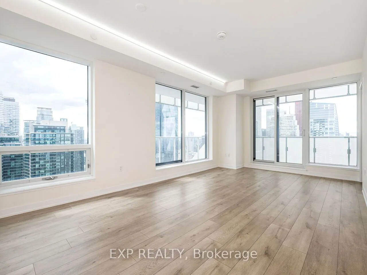 28 Freeland Street, #4904