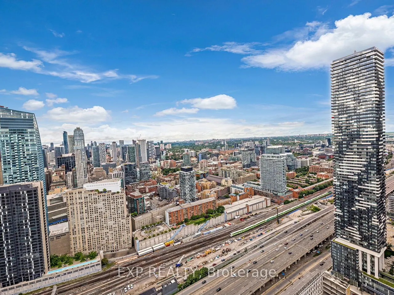28 Freeland Street, #4904