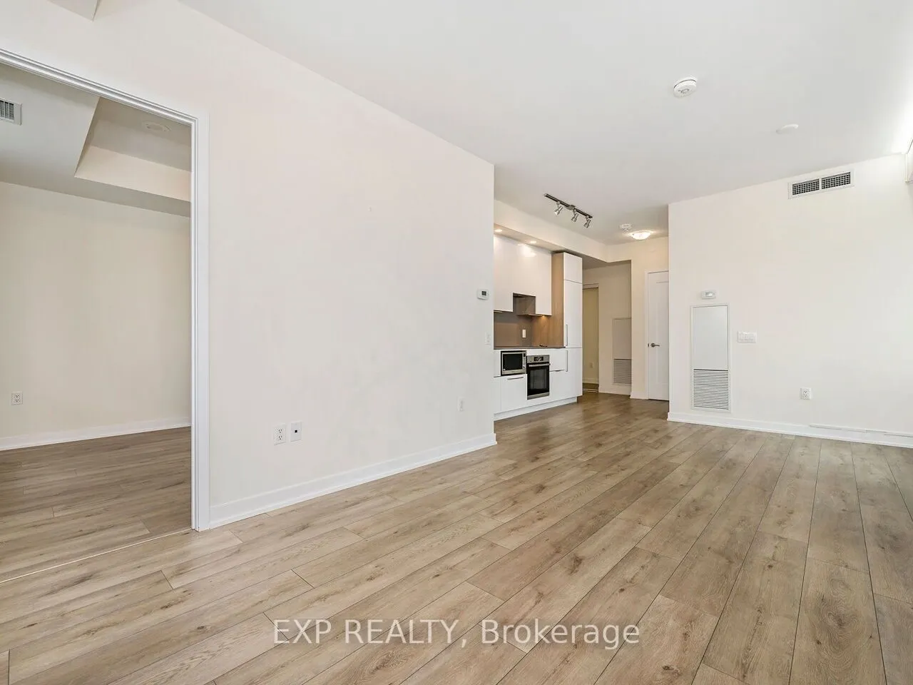 28 Freeland Street, #4904