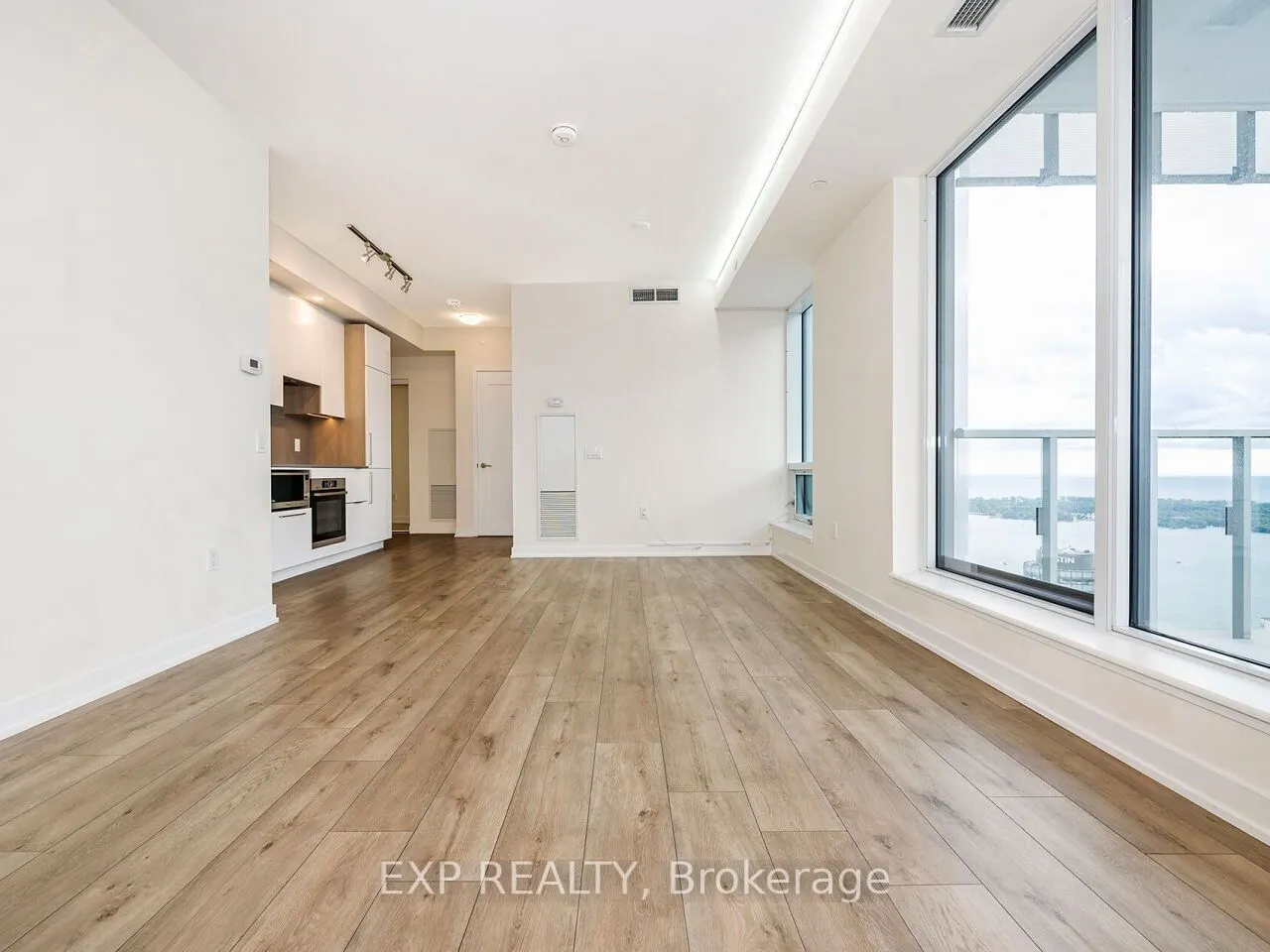 28 Freeland Street, #4904