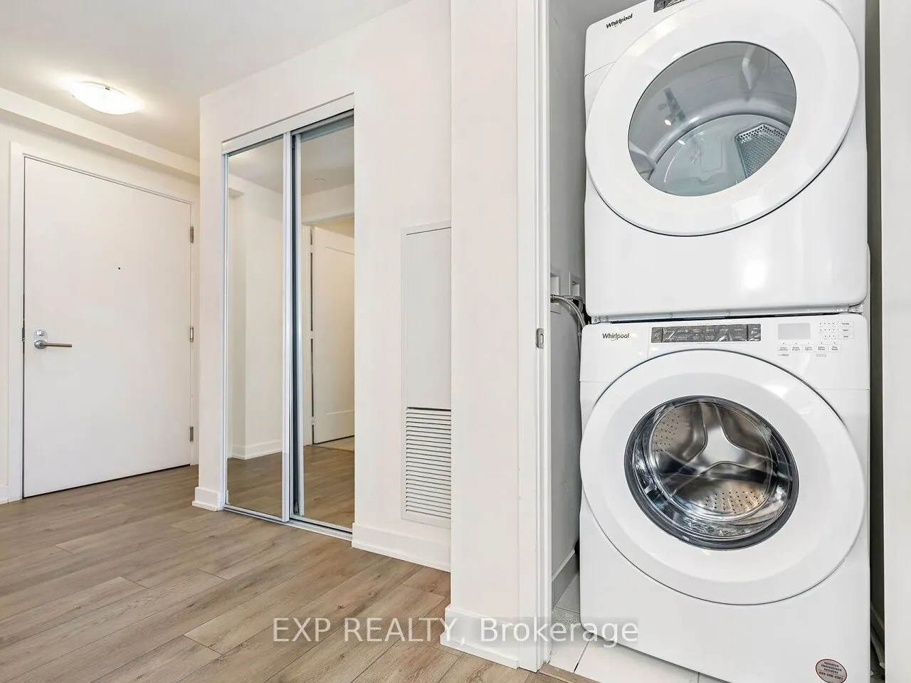 28 Freeland Street, #4904