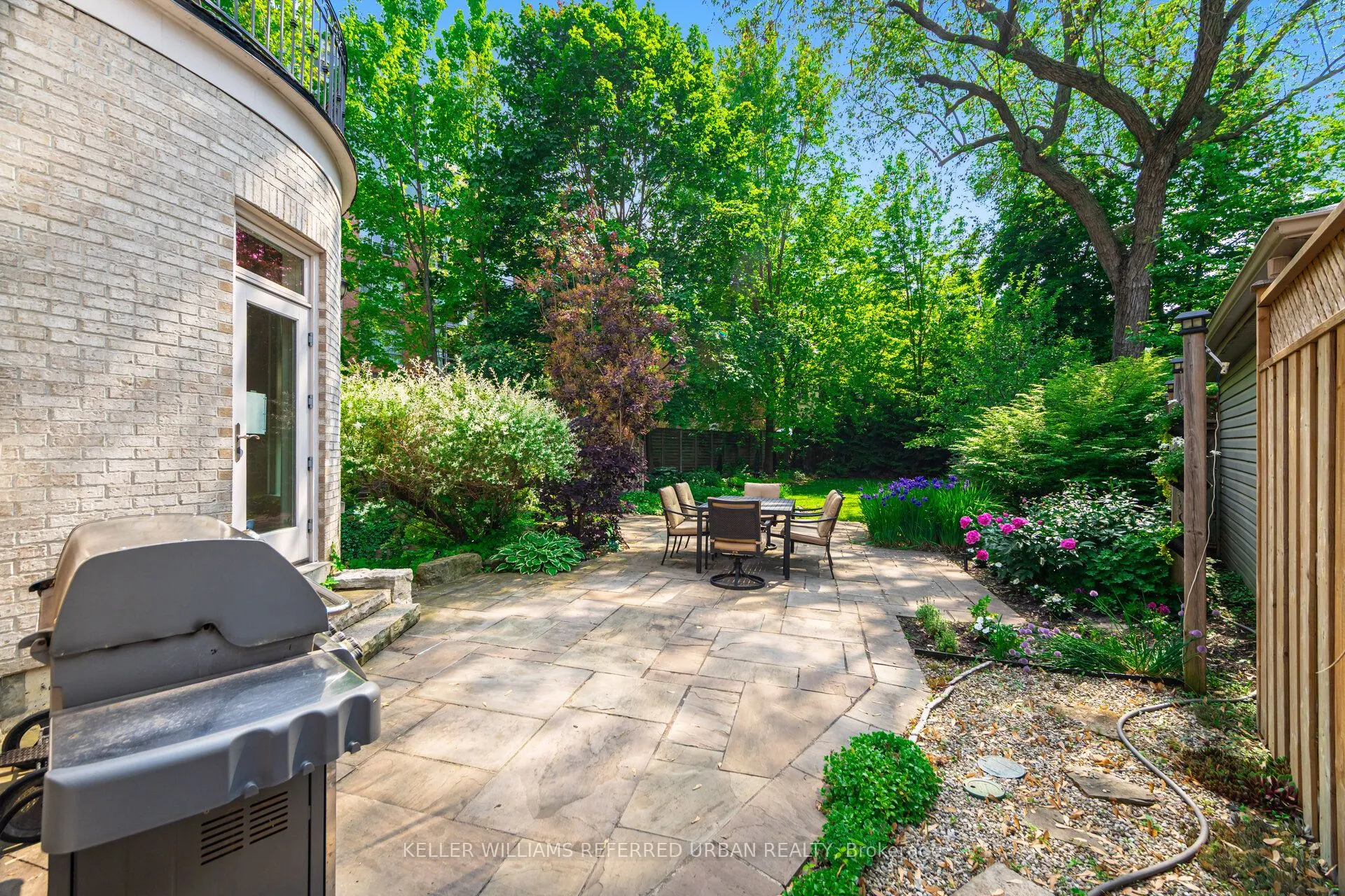 290 Russell Hill Road
