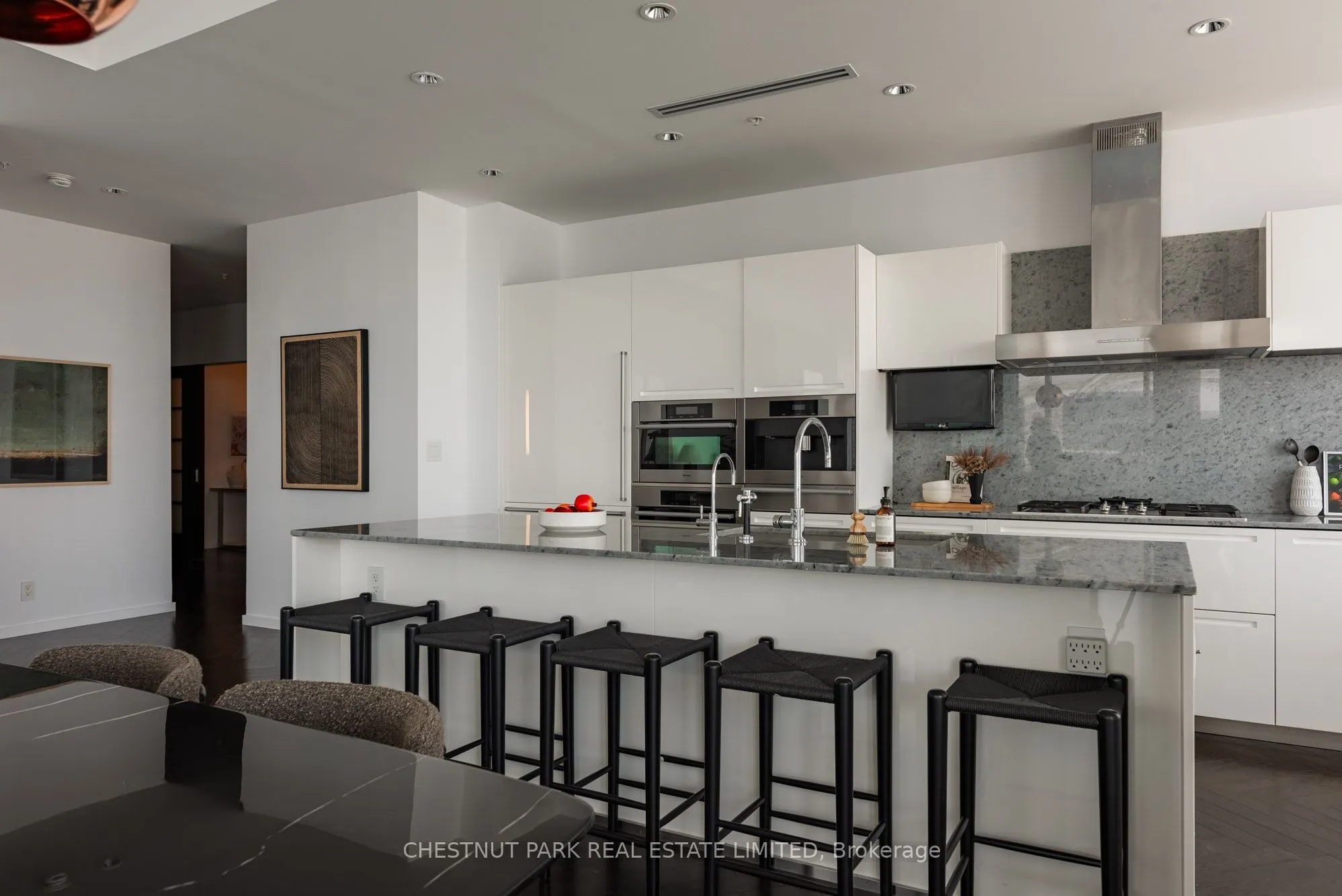 180 University Avenue, #6104