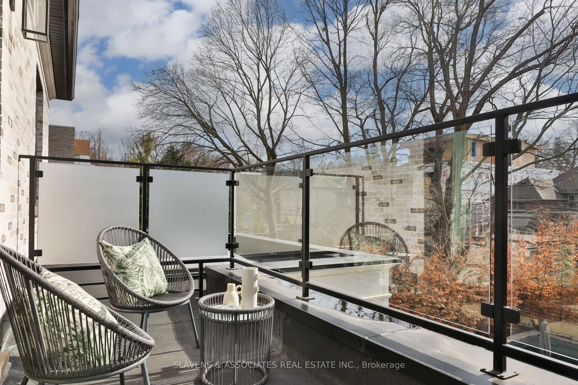 216 Glenayr Road