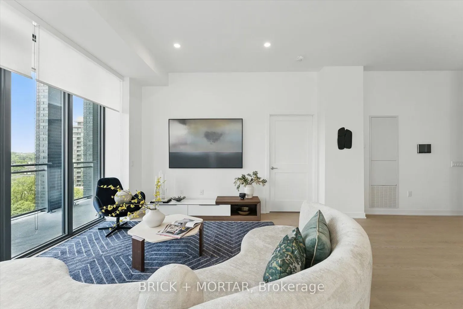 1 Hillsdale Avenue W, #1006