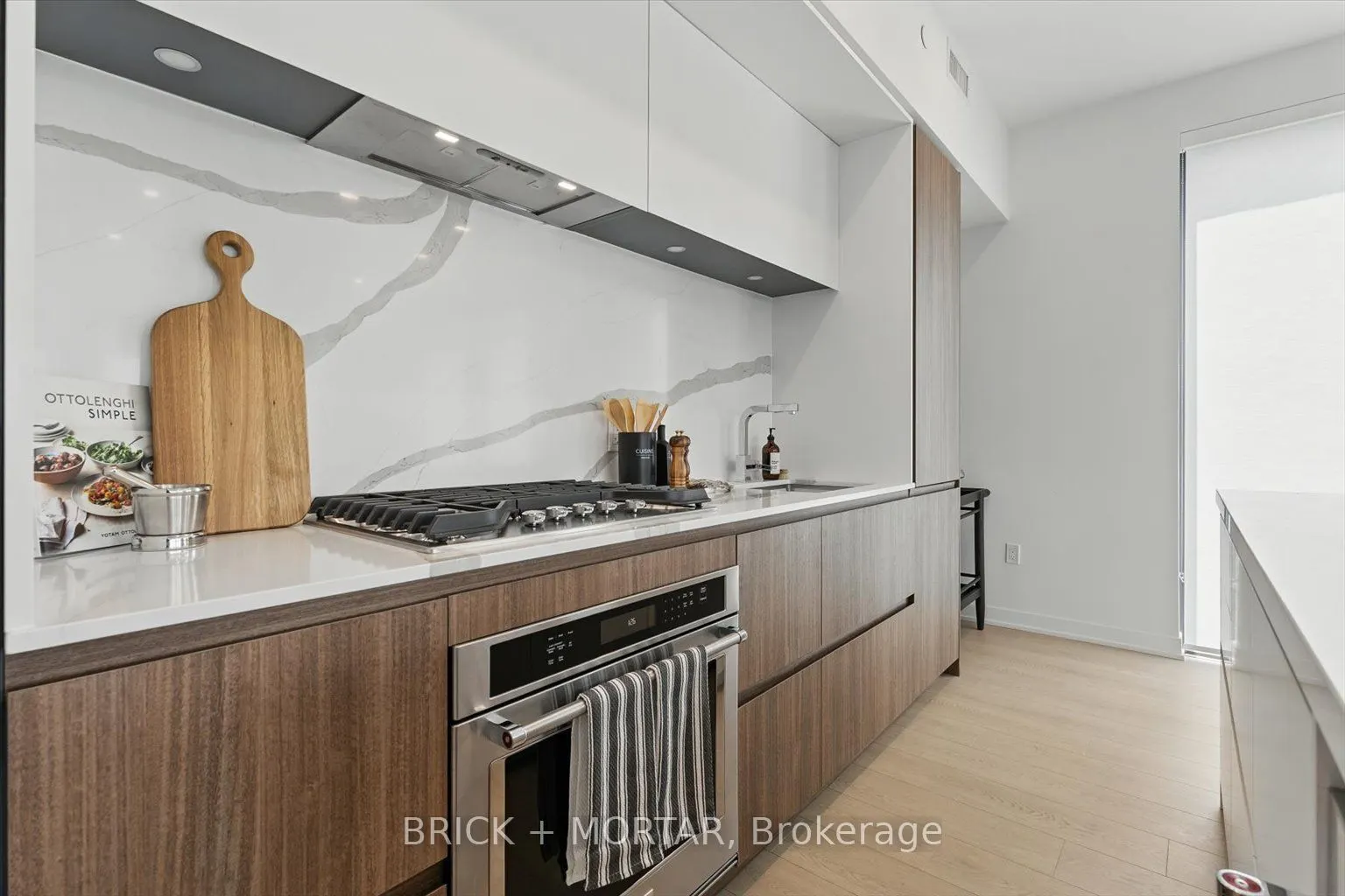 1 Hillsdale Avenue W, #1006