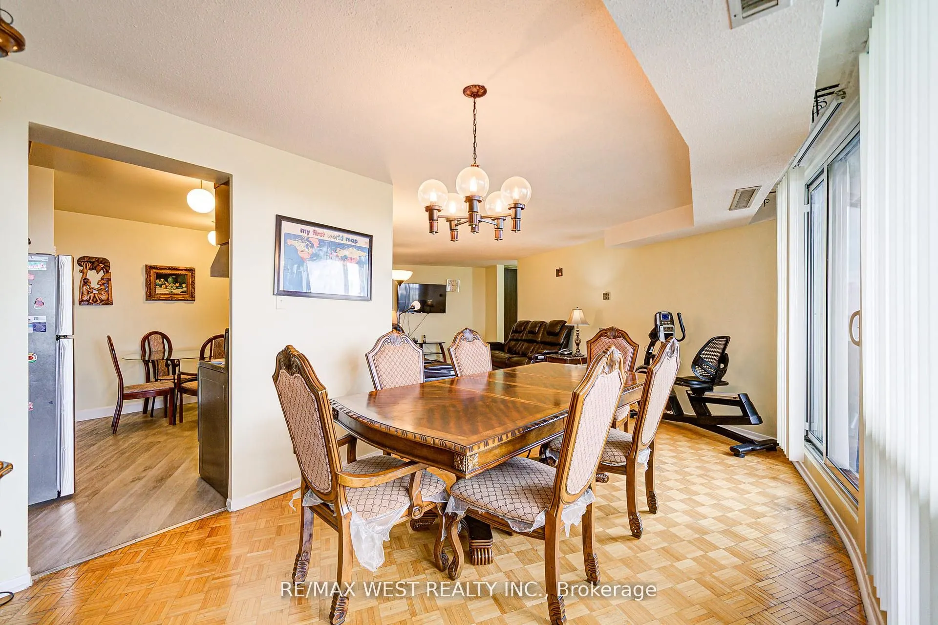 150 Neptune Drive, #906