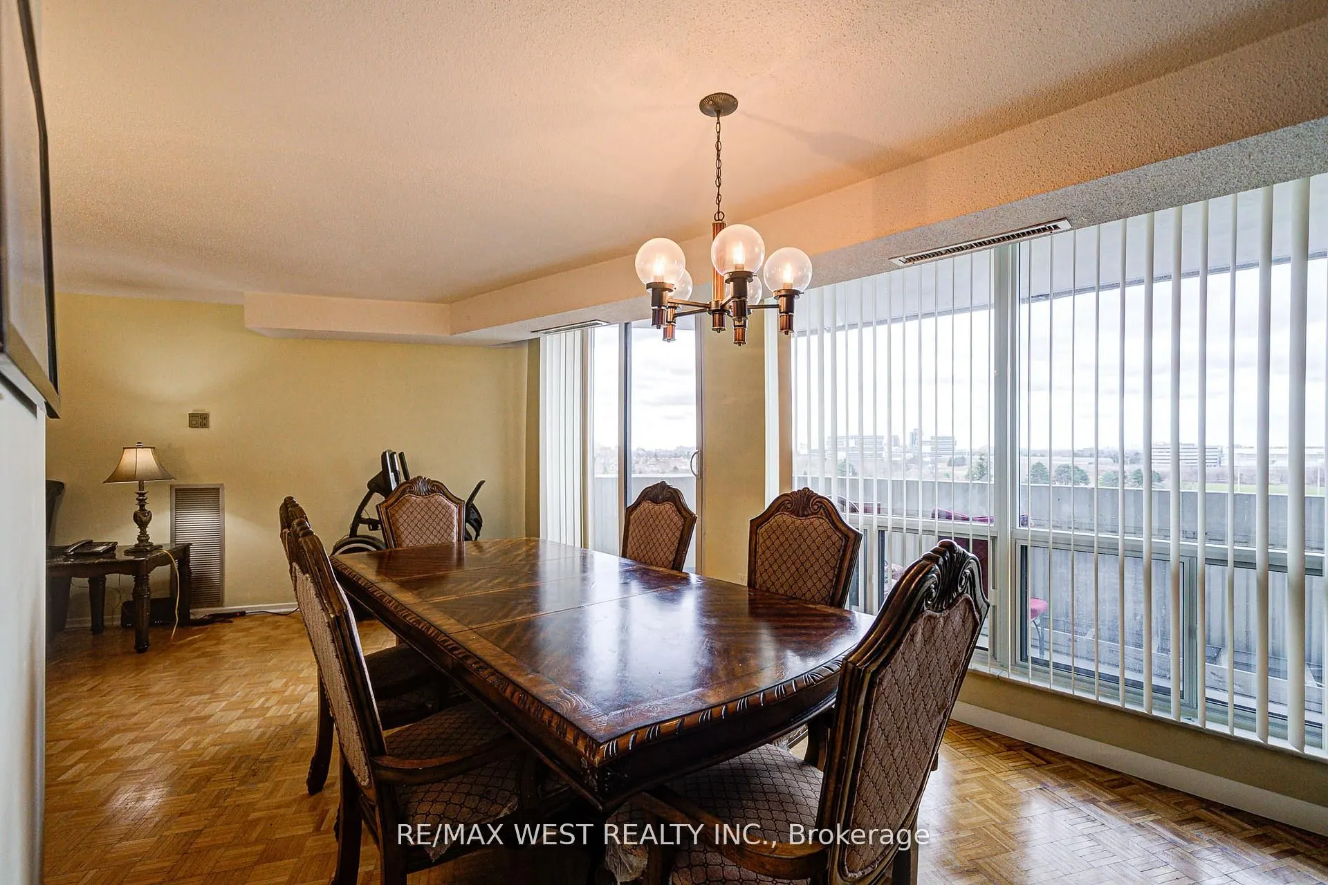 150 Neptune Drive, #906