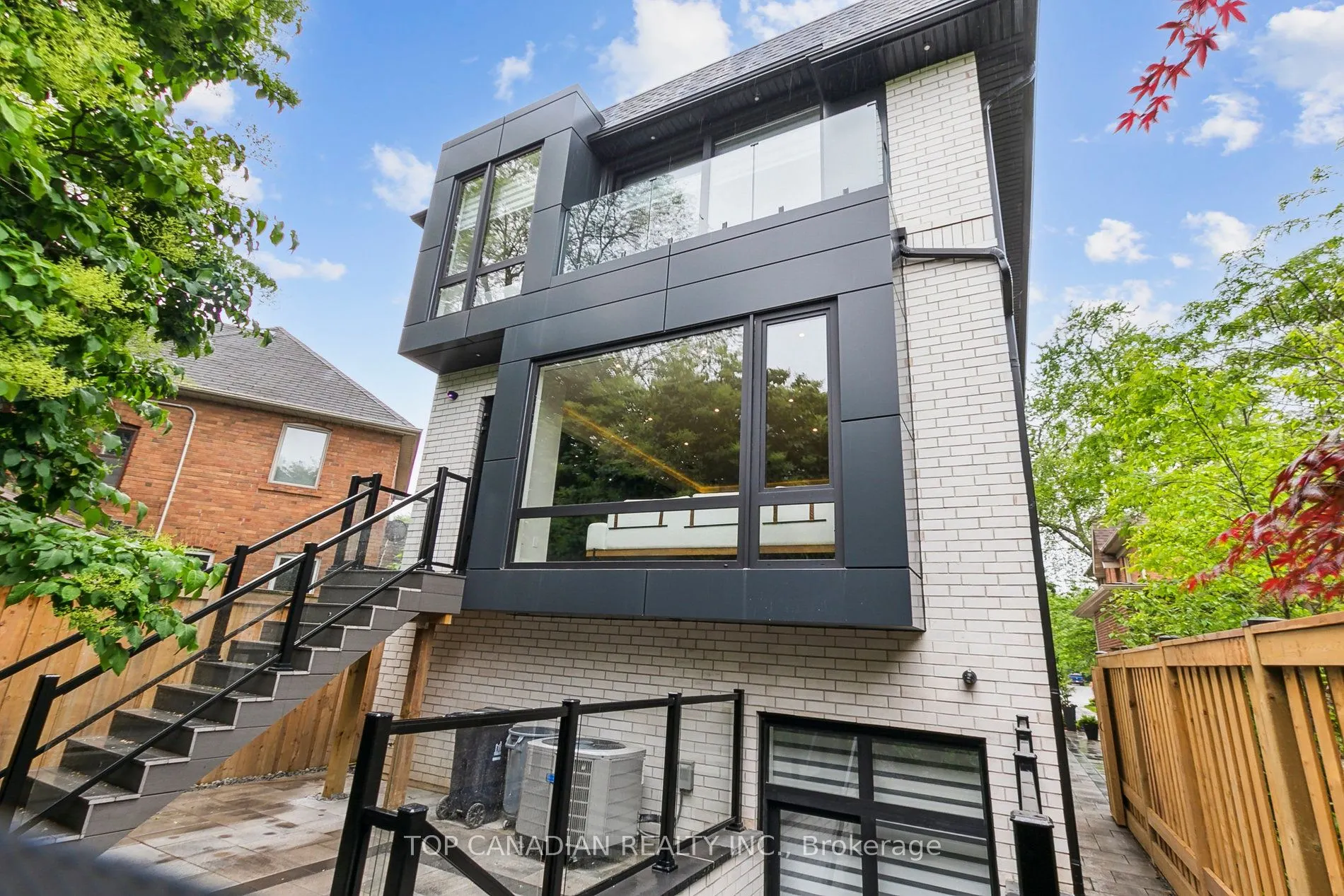 12 OTTER Crescent