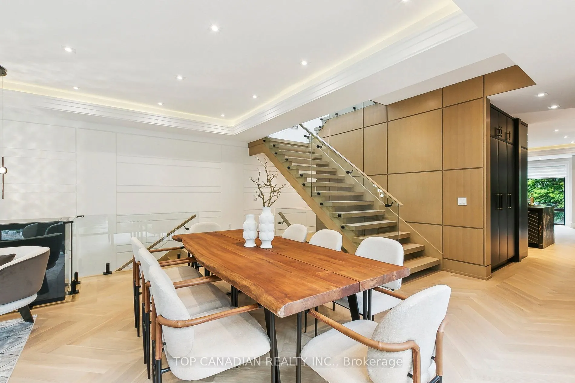 12 OTTER Crescent