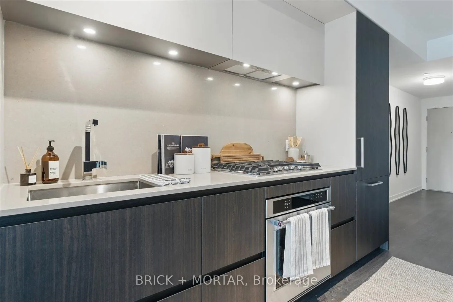 1 Hillsdale Avenue W, #406