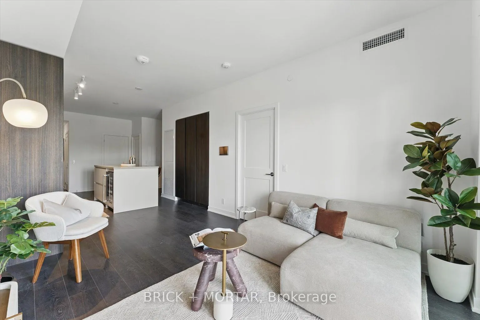 1 Hillsdale Avenue W, #406