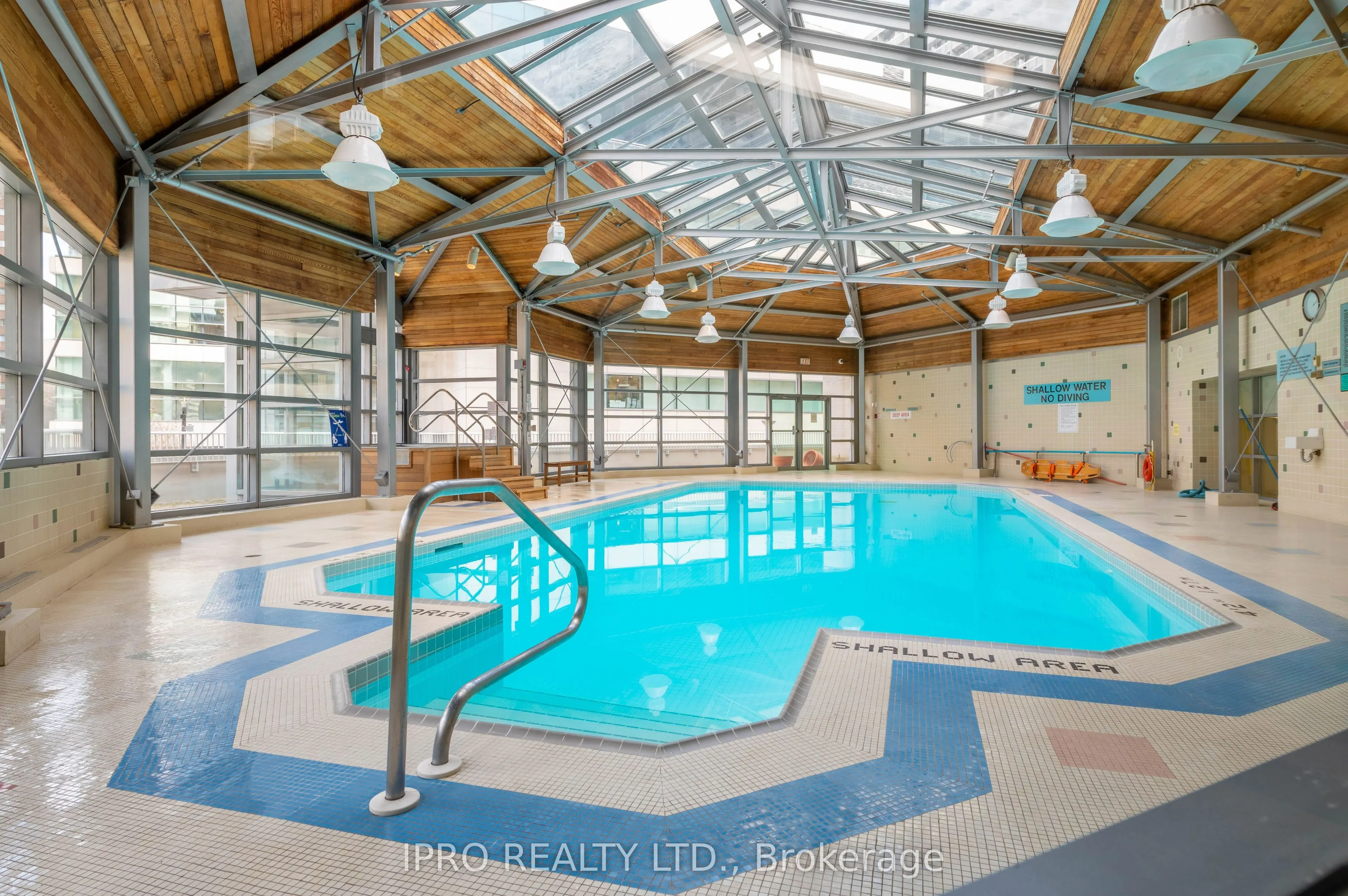 44 Gerrard Street W, #1808