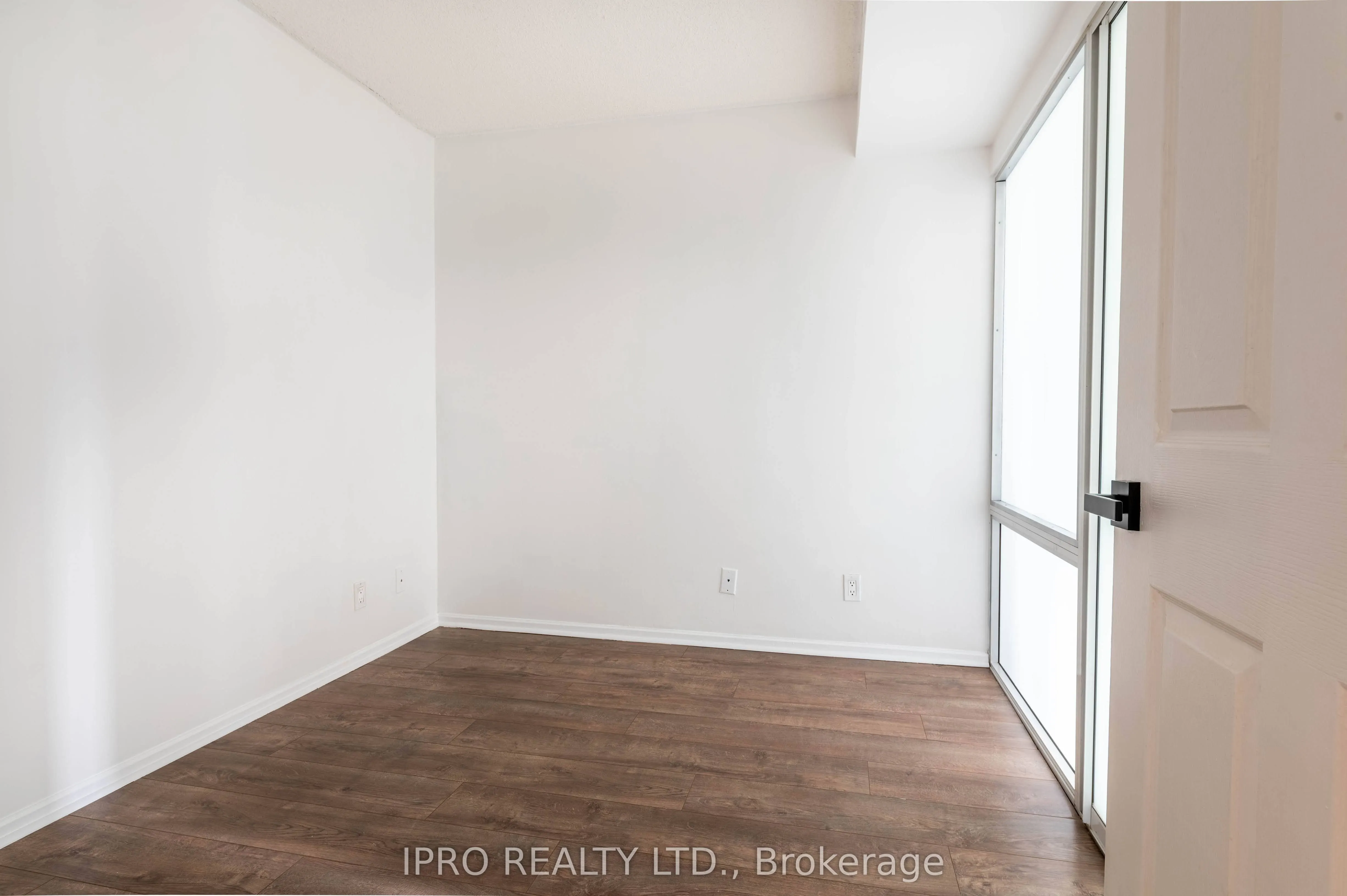 44 Gerrard Street W, #1808