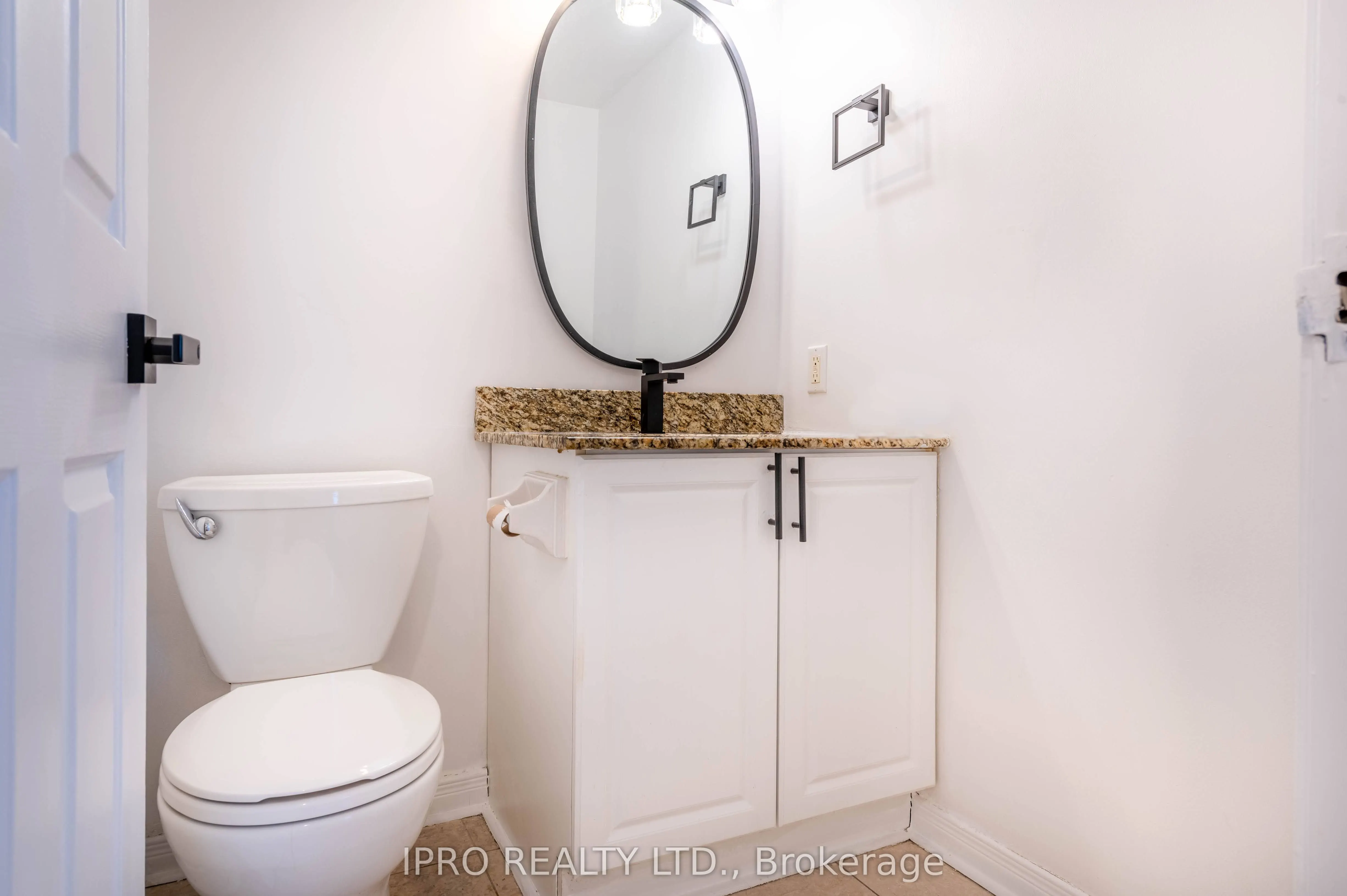 44 Gerrard Street W, #1808