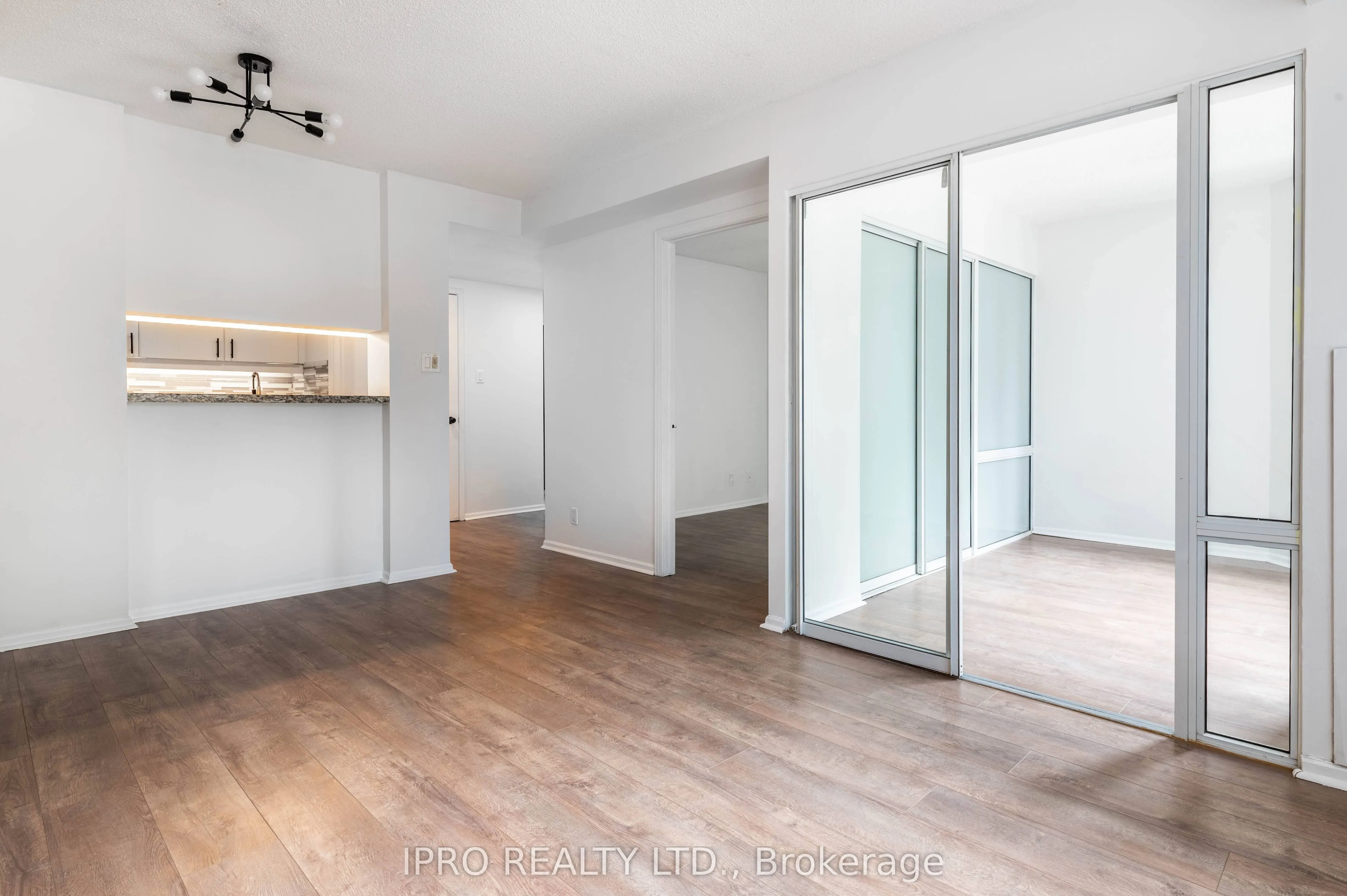 44 Gerrard Street W, #1808