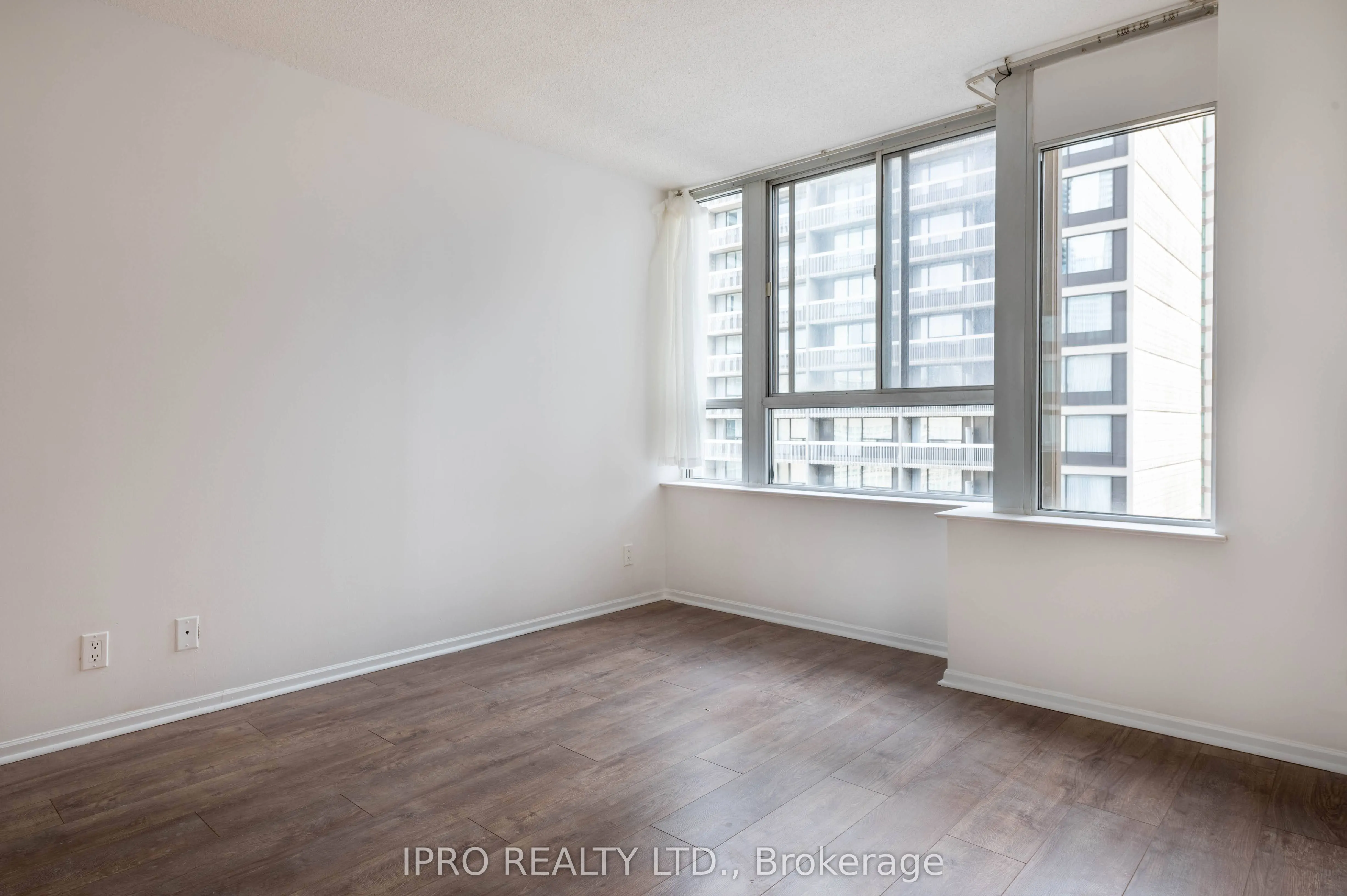 44 Gerrard Street W, #1808