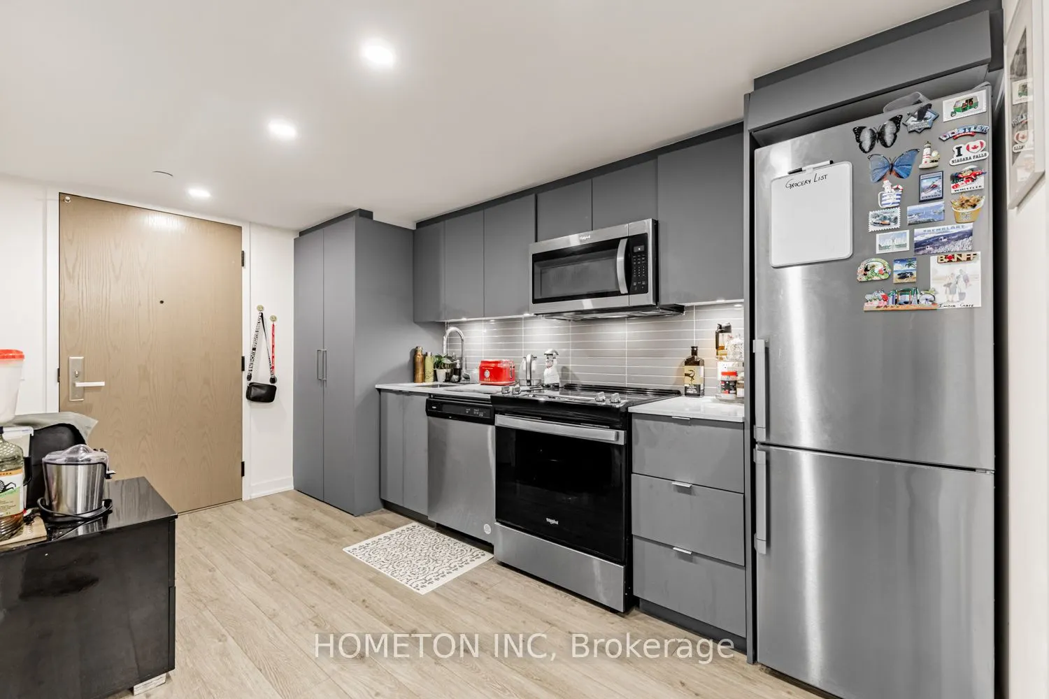 30 Tretti Way, #401