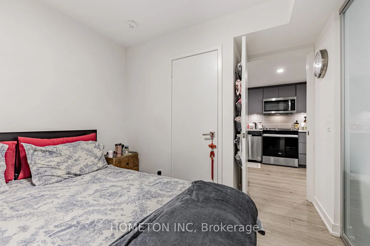 30 Tretti Way, #401
