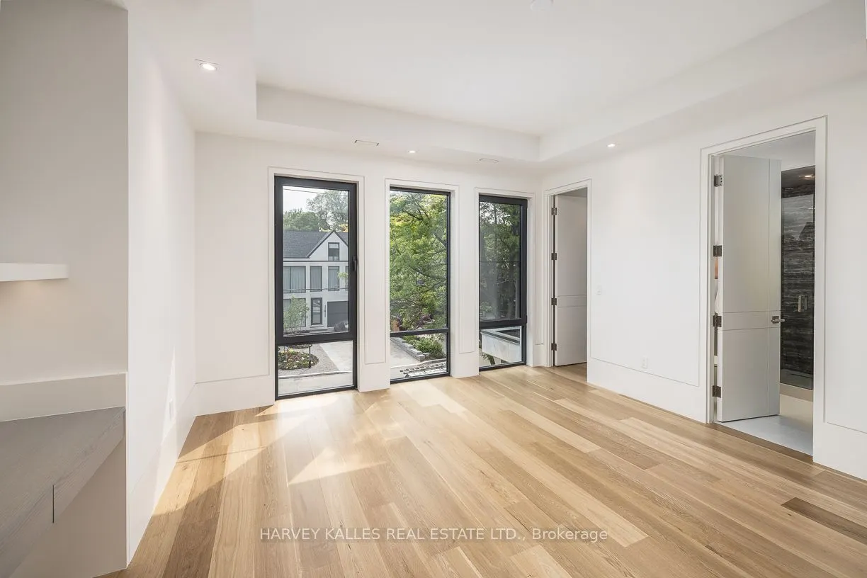 88 Lawrence Crescent