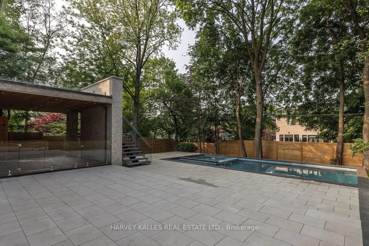 88 Lawrence Crescent