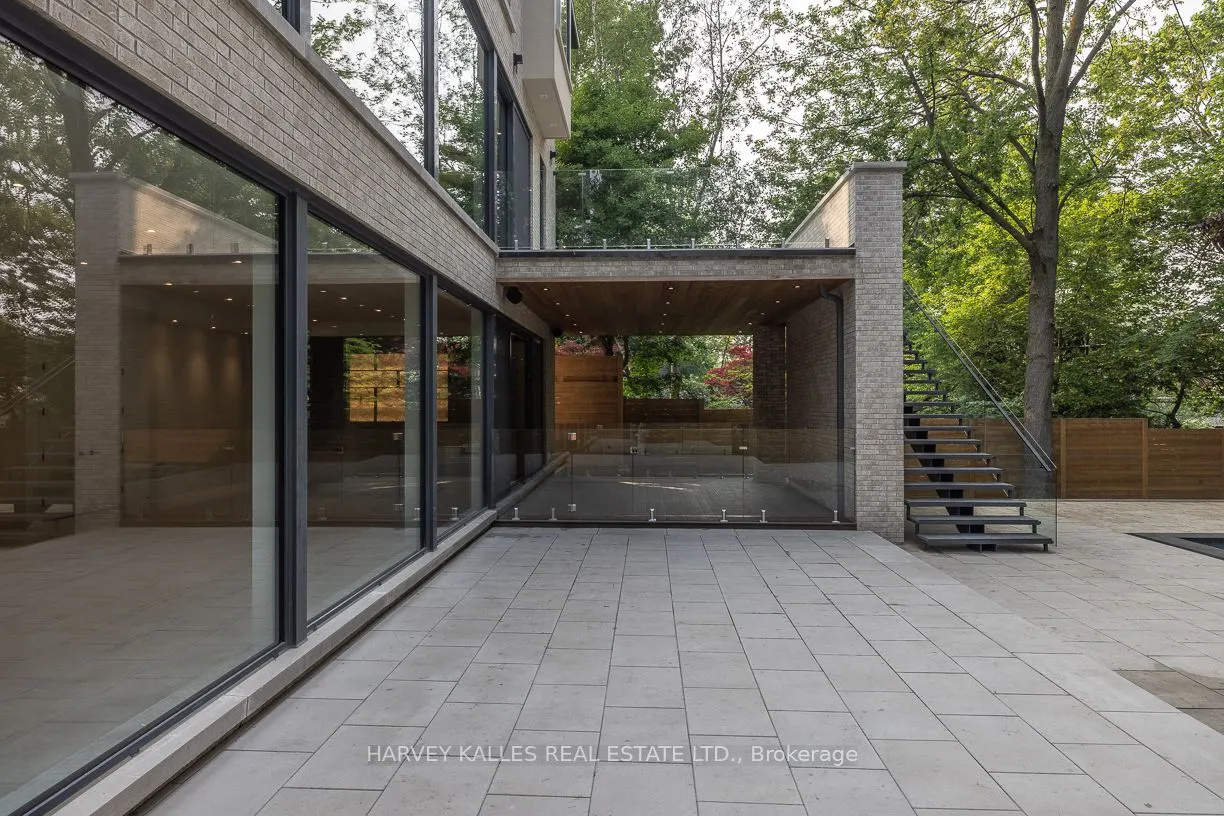 88 Lawrence Crescent