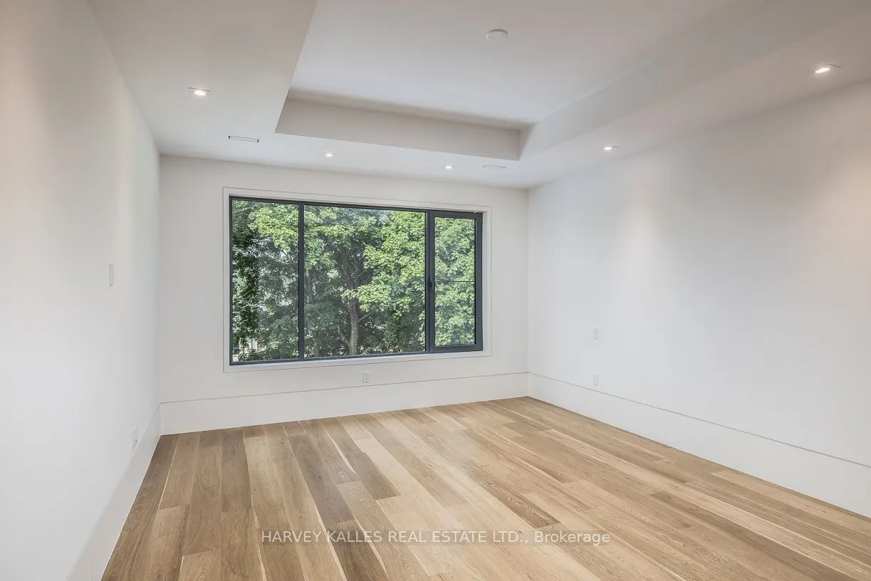 88 Lawrence Crescent